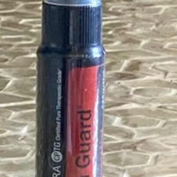 doTERRA On Guard Sanitizing Mist - Picture 2 of 3